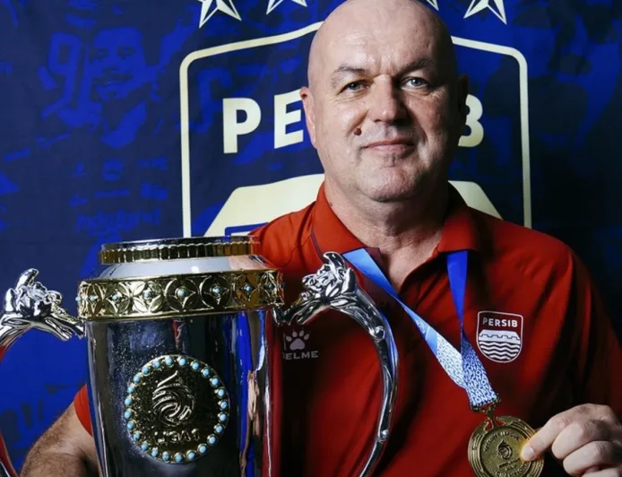 2 Pelatih Top Super League yang Putuskan Mundur Usai Musim 2025-2026, Nomor 1 Tinggalkan Persib Bandung