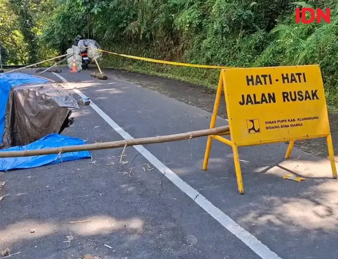 Tergerus Longsor, Jalan Getakan-Bakas di Klungkung Terancam Putus