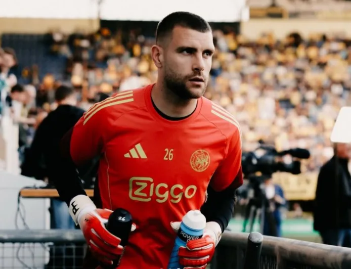 John Herdman Bahagia, Nilai Pasar Maarten Paes Meningkat Drastis Usai Gabung Ajax Amsterdam!