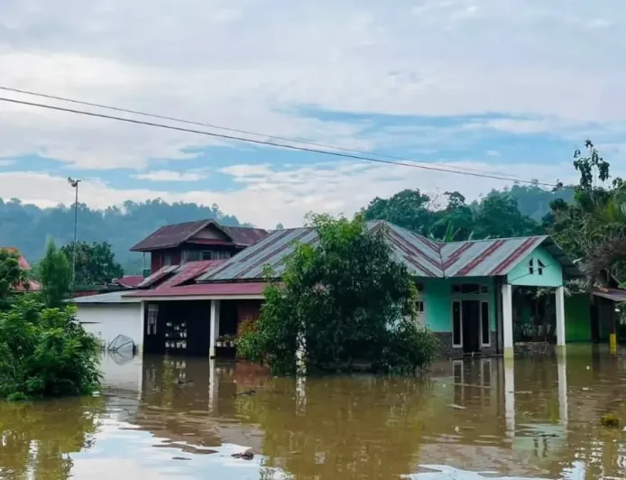 Banjir Rendam Puluhan Rumah di Poso, GMKI Tentena Desak PT Poso Energy Bertanggung Jawab