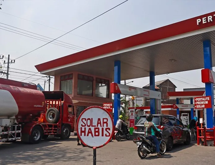 Sopir Truk Keluhkan Solar Langka, Minta Penegak Hukum Tindak Penimbunan BBM Subsidi