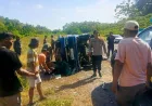 Mobil Biru Kecelakaan di JJLS, Satu Orang Patah Tulang