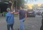 Nekat Gasak Tiang Rambu Dishub di Siang Bolong, Lansia di Surabaya Ditangkap Polisi Usai Viral