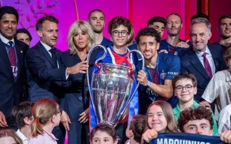 Potret Momen Macron Sambut PSG Bawa Pulang Trofi Liga Champions