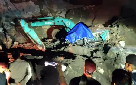 Tebing Tambang di Jatinom Longsor Timpa Ekskavator, 1 Orang Meninggal