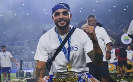 Meski Cuma 5 Bulan Bela Persib, Kurzawa Berikan Dampak Besar di Ruang Ganti