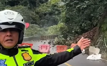 Longsor Besar di Lembah Anai, Jalur Padang–Bukittinggi Lumpuh Total