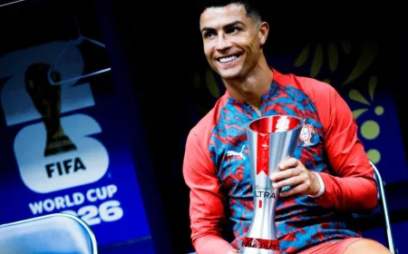 Cristiano Ronaldo Ngambek dan Tinggalkan Wawancara Usai Nama Lionel Messi Disebut