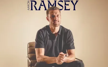 Jadi Pelatih Oxford United, Aaron Romeny Siap Antar Ole Romeny Dkk Berprestasi