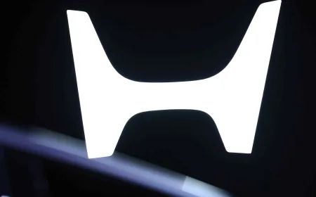 Honda CEO secures investor backing after apologizing for net loss