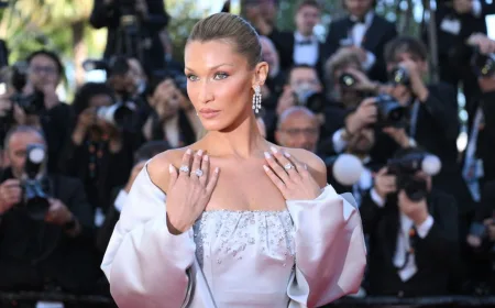 Bella Hadid Ungkap Beratnya Dampak Fisik dan Mental Penyakit Lyme