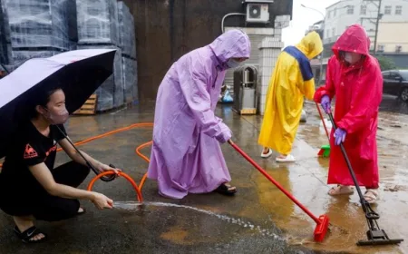 Topan Mekkhala Hantam Taiwan: Lumpur dan Sampah Rendam Rumah Warga