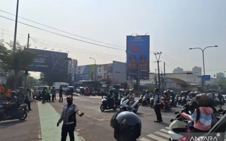 Kecelakaan Truk Rem Blong di Simpang Unisma Bekasi Sebabkan Kemacetan Parah