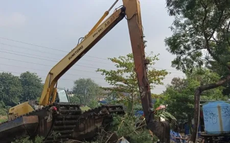 29 Gubuk Liar di Kanal Banjir Barat Tanah Abang Dibongkar untuk Penataan Bantaran Sungai