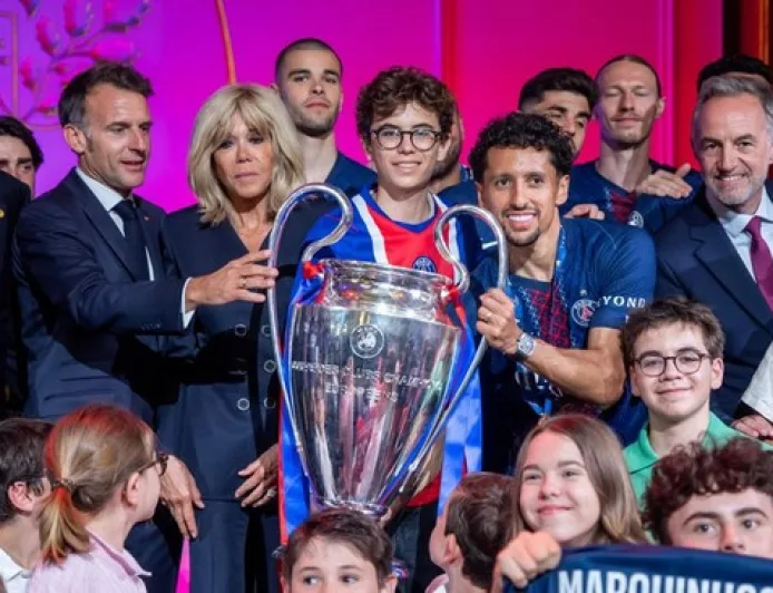 Potret Momen Macron Sambut PSG Bawa Pulang Trofi Liga Champions