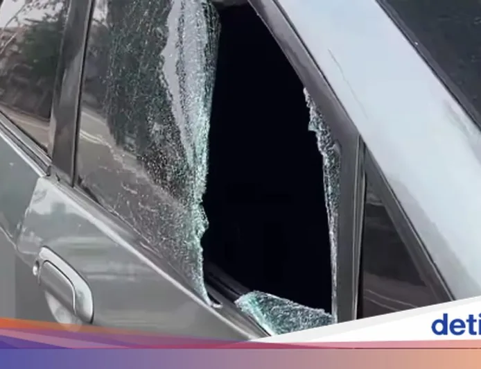 Viral Bang Jago Ngebut di Busway Otista lalu Tabrak Mobil hingga Kaca Pecah
