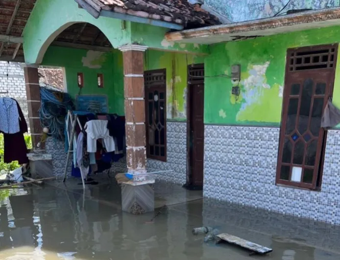 Banjir rob terjang tiga desa di pesisir Rembang
