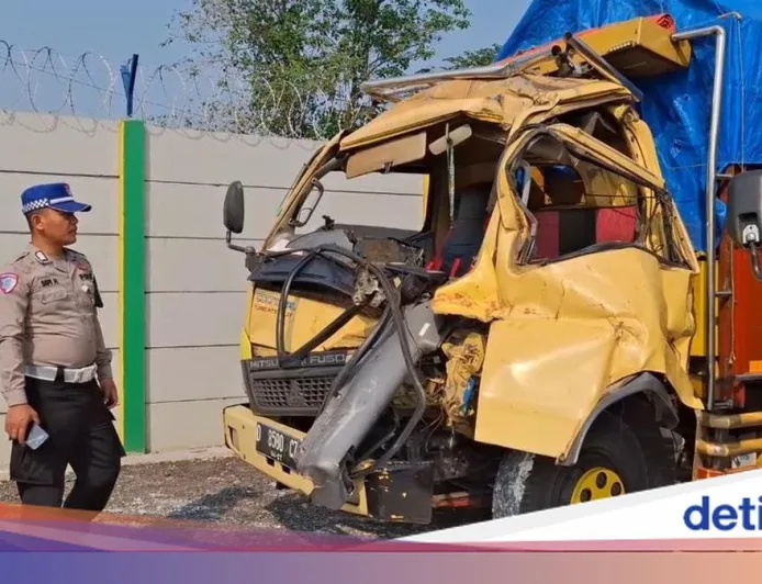 Bos Biji Kopi Tewas Terjepit dalam Kecelakaan Truk di Tol Cipularang