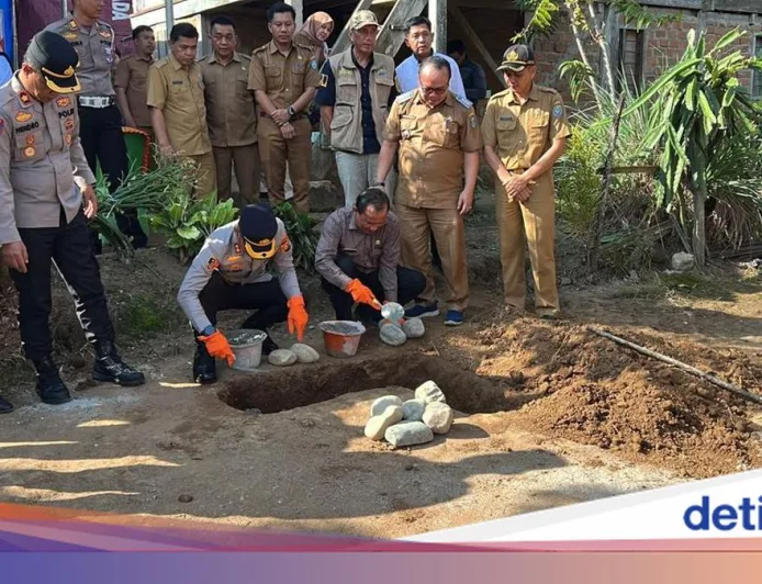 Polres OKU Selatan Bedah Rumah Korban Longsor dan Banjir di HUT ke-80 Bhayangkara