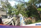 Bus Sugeng Rahayu Terperosok ke Sungai di Nganjuk, Belasan Penumpang Dievakuasi