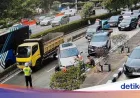 Tabrakan 2 Mobil Minibus di Slipi Arah Tomang Sebabkan Lalin Macet Parah