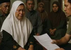 Santri Tewas Dibakar: Keluarga Tuding Polisi Sodorkan Surat Damai Tutup Kasus