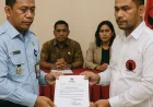 Kemenkum Maluku Serahkan SKT ke DPW Partai Gerakan Rakyat, Wujudkan Kepastian Hukum