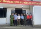 Lai Chau: Tujuh rumah diserahkan kepada keluarga yang terdampak banjir di Muong Than.