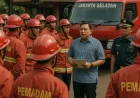 1.016 Petugas Damkar Jakarta Selatan Dapat Perlindungan Kecelakaan Gratis