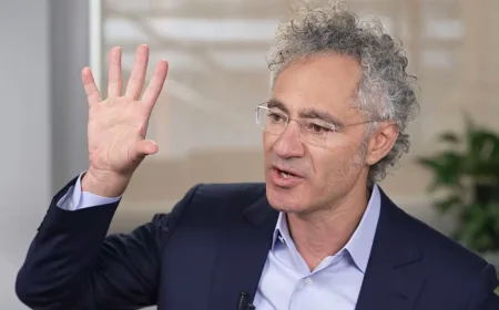 CEO Palantir Alex Karp Kritik Model Token OpenAI dan Anthropic: 'Ada yang Salah Total'