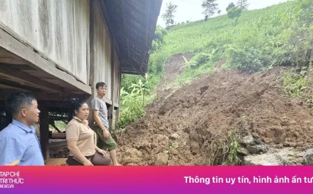 Rumah Dua Lantai Ambruk Akibat Tanah Longsor di Desa Giao Chan, Lai Chau