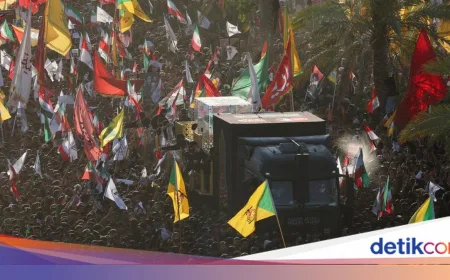 Jutaan Orang Berduka Ikuti Prosesi Pemakaman Ayatollah Khamenei di Najaf Irak