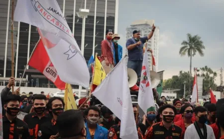 Kartelisasi Politik dan Urgensi Gerakan Massa sebagai Oposisi Terakhir