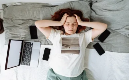 Digital Fatigue di Media Sosial: Mengapa Hiburan Kini Jadi Beban?