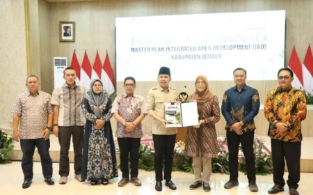 Penandatanganan IAD Jember Perkuat Perhutanan Sosial Atasi Kemiskinan 2026-2030