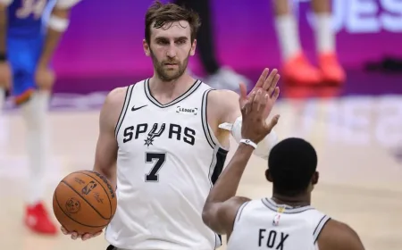 Luke Kornet Ikut Membujuk LeBron James Merapat ke San Antonio Spurs