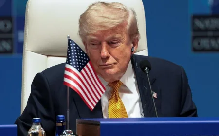 Iran Pajang Poster Presiden AS dalam Peti Mati dengan Slogan 'Matilah Trump!'