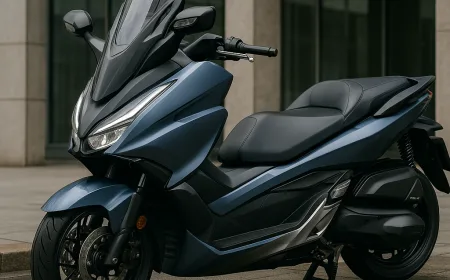 Honda Forza 250 2026 Resmi Meluncur dengan Windshield Elektrik dan Bagasi 48 Liter