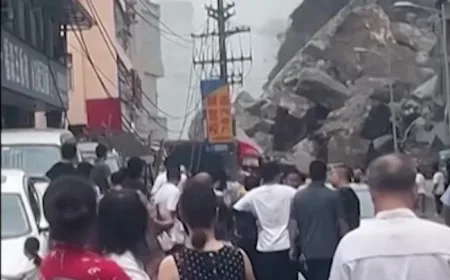 Longsor Mengerikan di China Terekam Kamera, Warga Panik Berlarian
