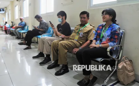 Kerentanan Medis Pekerja Muda hingga Senior: Beda Usia, Beda Penyakit