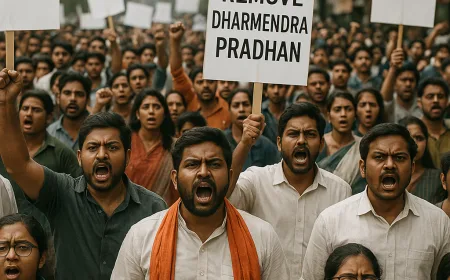 Partai Kecoak India Demo Besar-besaran Tuntut Menteri Pendidikan Mundur
