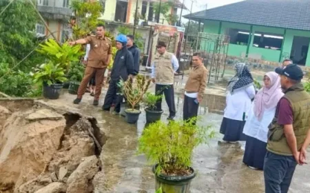 Longsor di MAN 3 Padang Panjang Akibat Hujan Deras, Kankemenag Langsung Tinjau