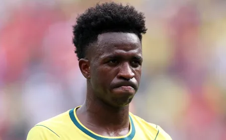Vinicius Selamat dari Kecelakaan di Jamaika di Tengah Polemik Masa Depannya