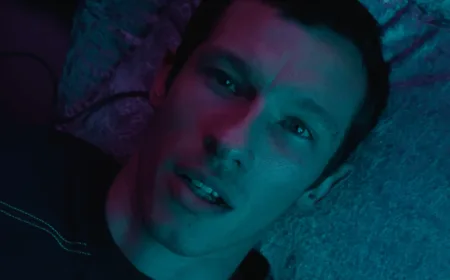 Trailer Neuromancer Apple TV: Callum Turner Jadi Hacker Cyberpunk Ikonik