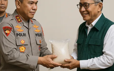 Kapolda Sulsel Serahkan Zakat Fitrah ke BAZNAS Sambut Idul Fitri 2026