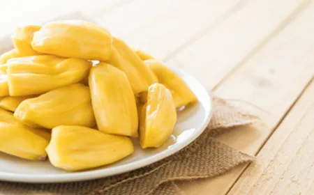 5 Buah Tinggi Protein yang Efektif untuk Diet dan Membentuk Otot Kuat