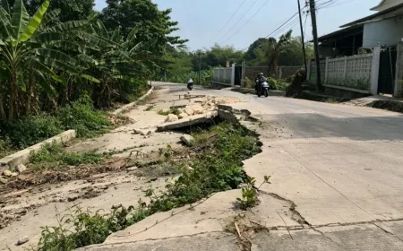 Jalan Sukamukti Bojongmangu Longsor Berbulan-bulan, Warga Mendesak Perbaikan Permanen