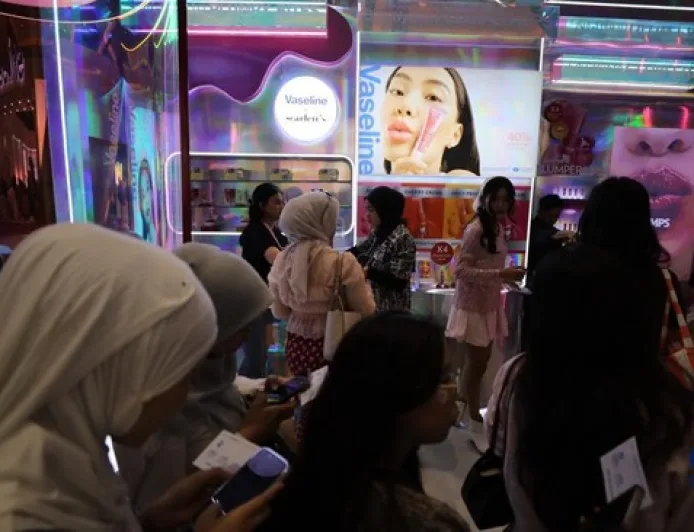 Jakarta X Beauty Kembali Hadir, Pengunjung Antre Panjang untuk Diskon Menarik