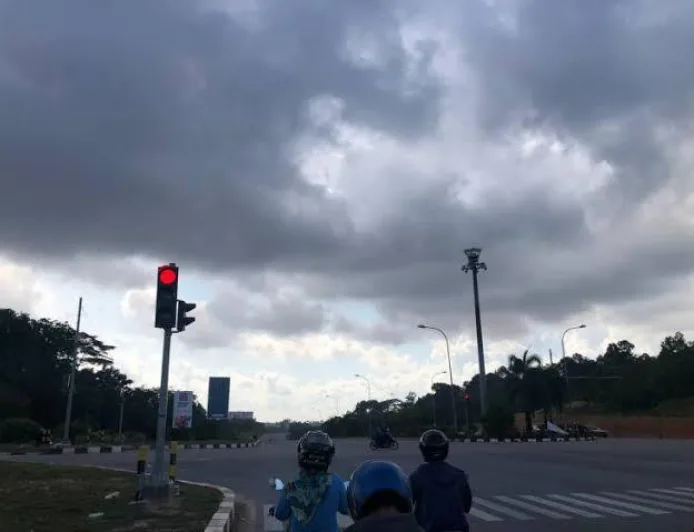 Hujan Guyur Batam Mulai Siang, BMKG Waspadai Risiko Banjir dan Genangan