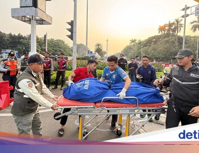 Driver Ojol Tewas Akibat Kecelakaan Tunggal di Bundaran Patung Kuda Jakpus